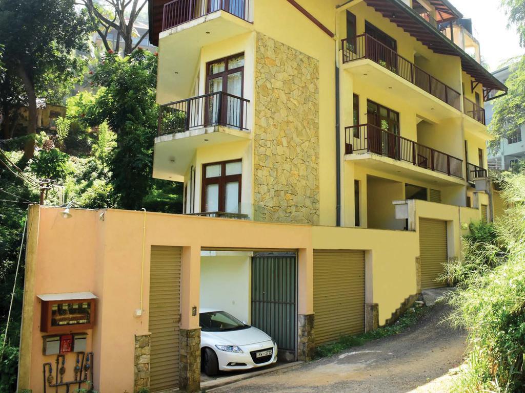 Aronka Homestay Kandy Exteriör bild