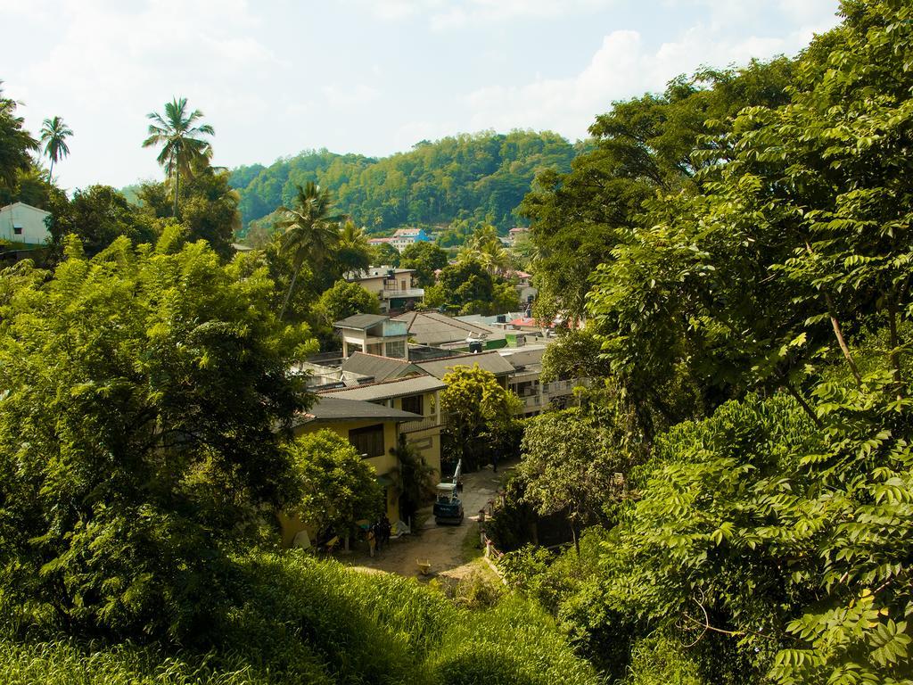 Aronka Homestay Kandy Exteriör bild