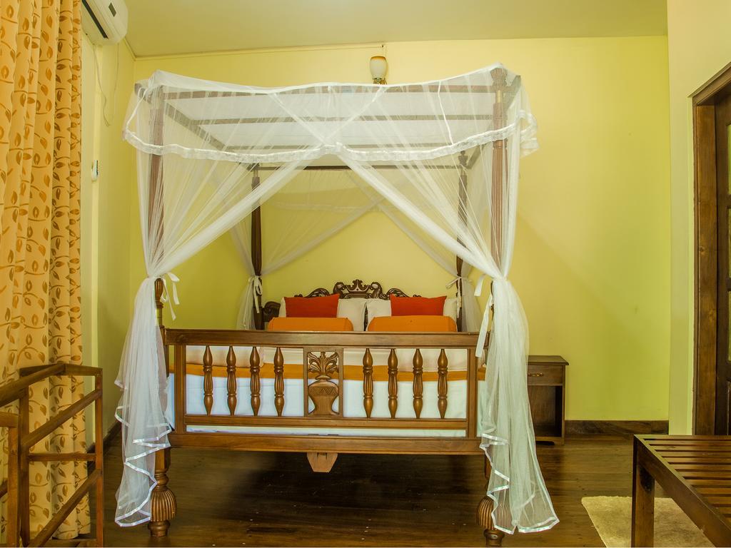 Aronka Homestay Kandy Exteriör bild