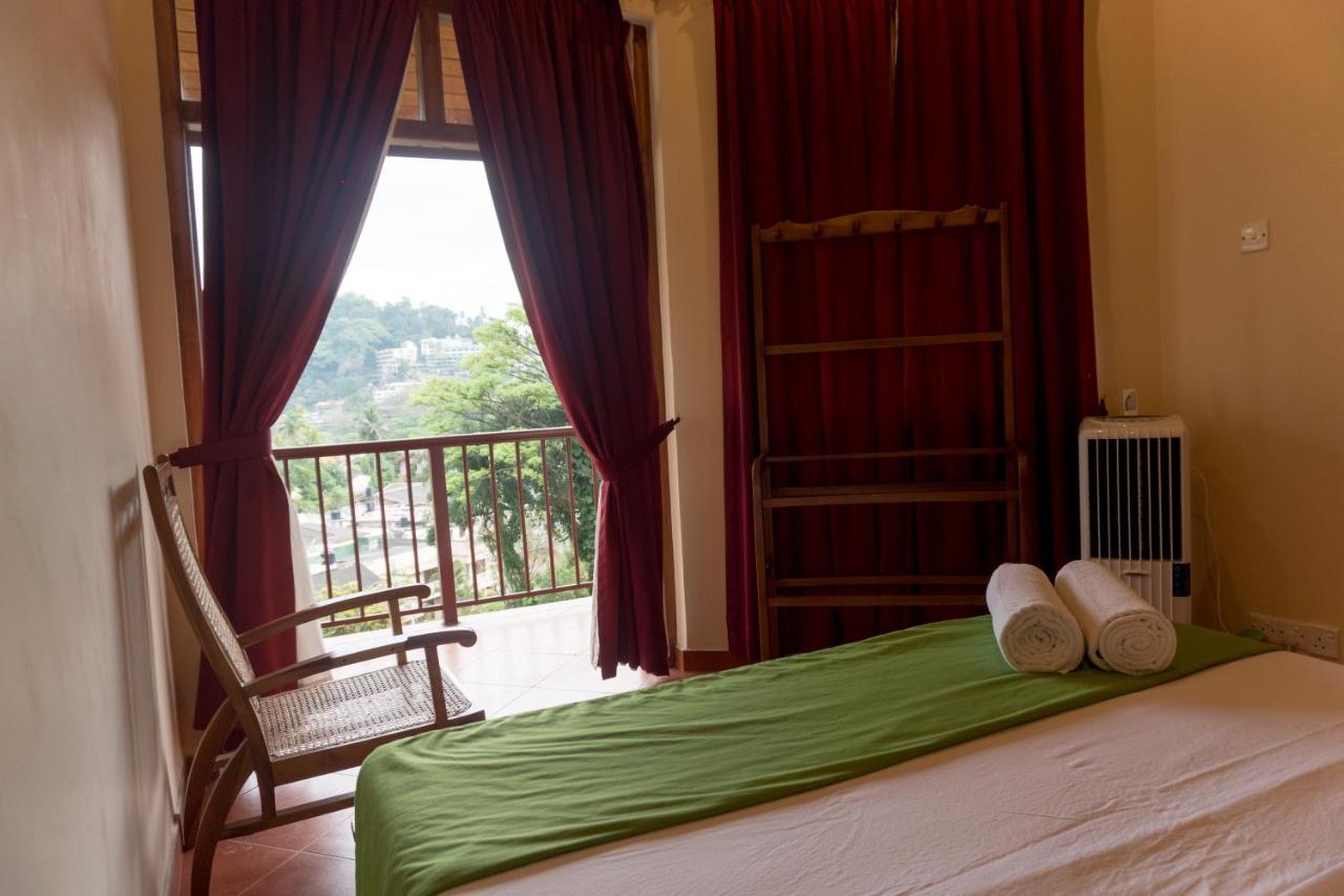 Aronka Homestay Kandy Exteriör bild