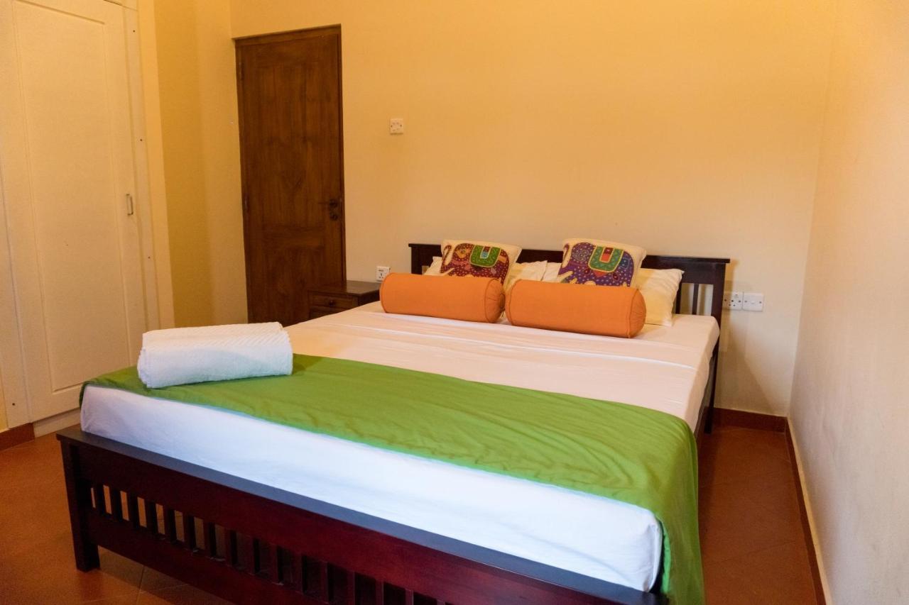 Aronka Homestay Kandy Exteriör bild