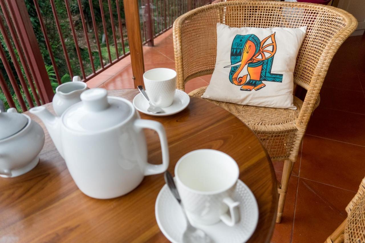 Aronka Homestay Kandy Rum bild